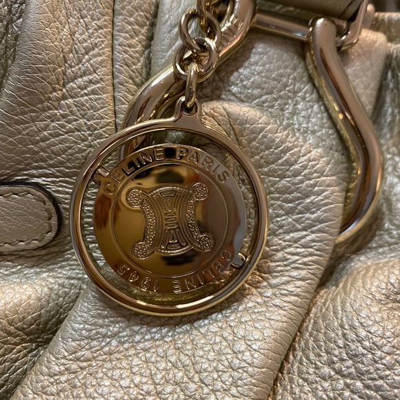 CELINE Gold Metallic Handbag with strap - Picture 6 of 7